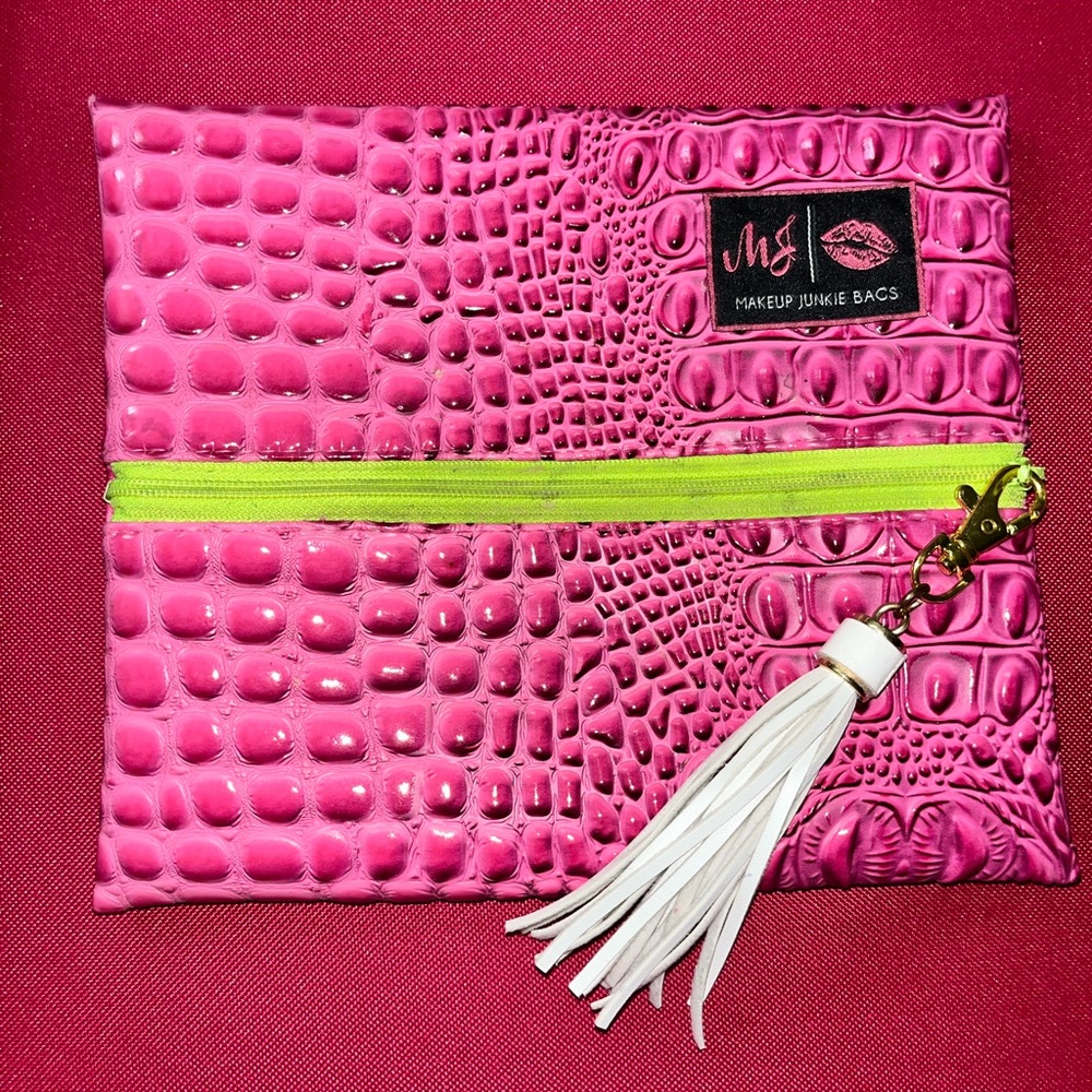 Pink bubble gator Makeup Junkie bag. Size small